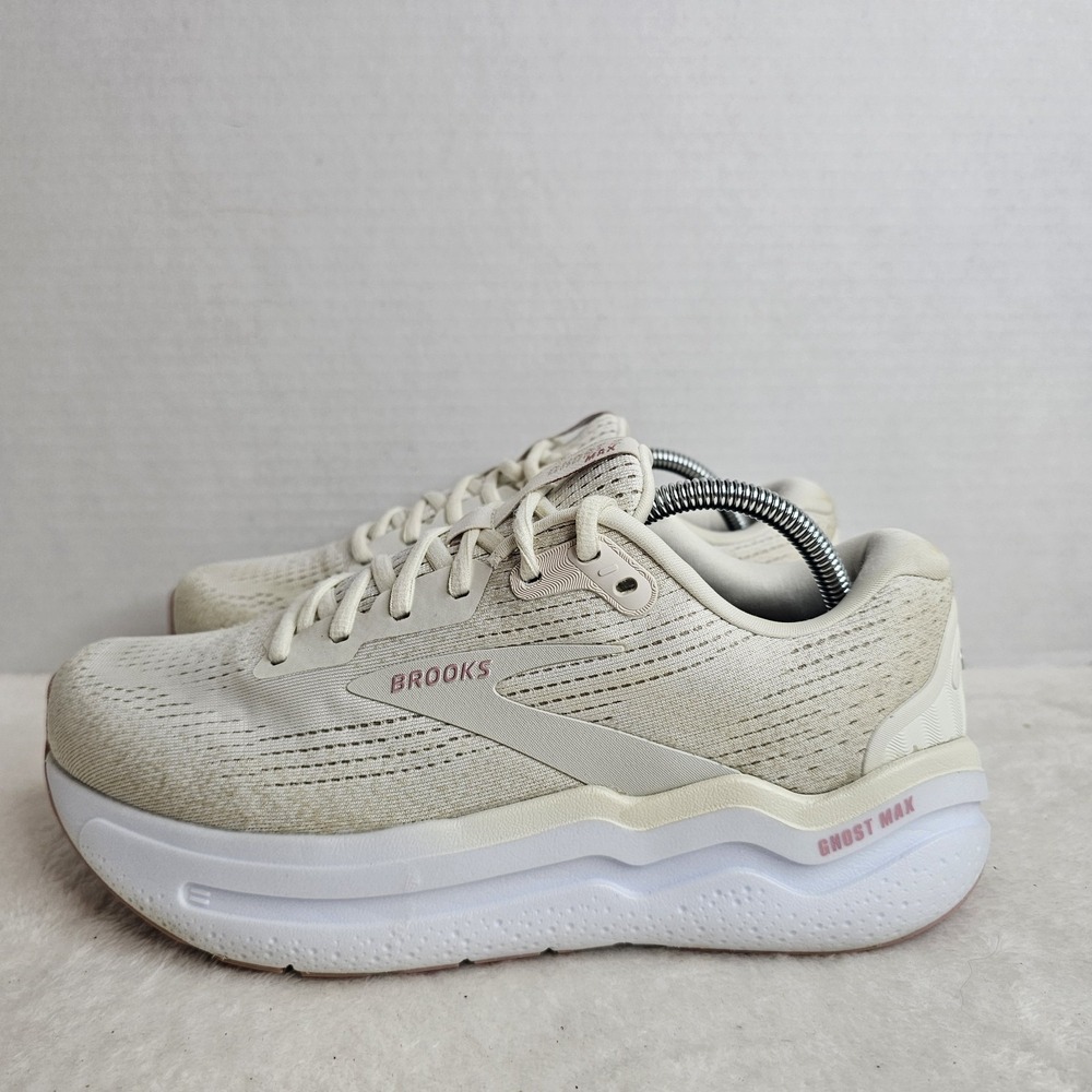 Brooks Ghost Max Running Shoes Womens Size 9.5 2E Cream Cushioned 1204201B190